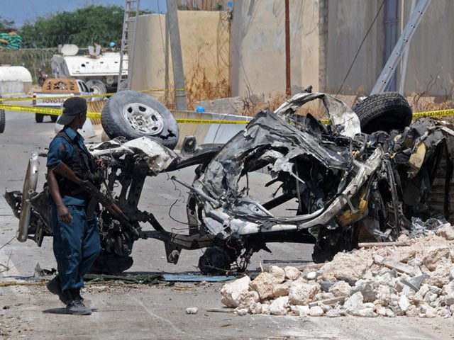 Somalia;  Governor narrowly escapes suicide attack, 5 dead