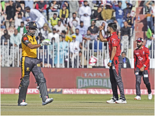 Thanks to Saim's aggressive batting, Zalmi's target of 208 runs for Qalandar's victory