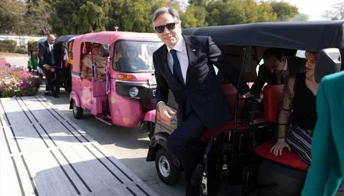 The US Secretary of State went on a rickshaw ride