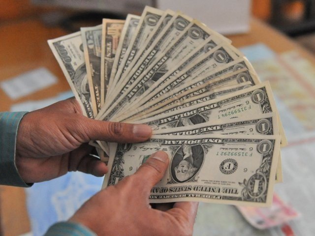 The dollar rose to 281 in the interbank market and 285 in the open market