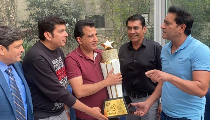 The trophy of PSL 8 reached the headquarters of Lahore Qalandars