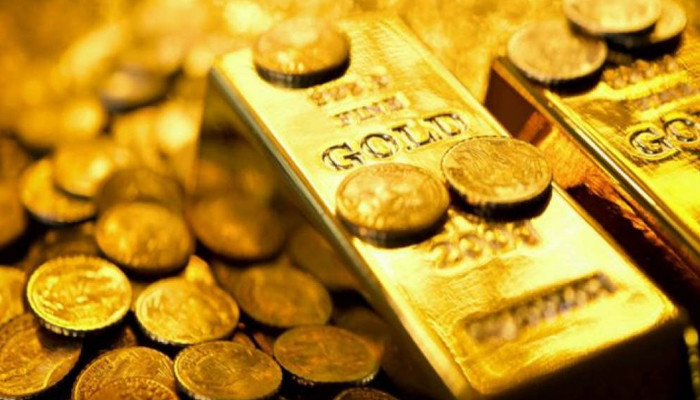 Today, gold has become cheaper by Rs 3100 per tola in the country