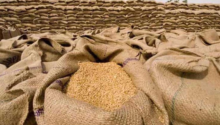 Wheat worth billions of rupees missing from warehouses of Sindh, 8 food inspectors and supervisors suspended