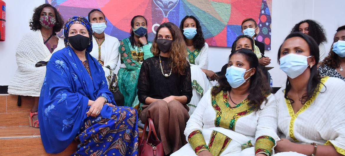 Deputy Secretary-General Amina Mohammed met with young women entrepreneurs in Addis Ababa, Ethiopia, in February 2022 (file). Deputy Secretary-General Amina Mohammed met with young women entrepreneurs in Addis Ababa, Ethiopia, in February 2022 (file).