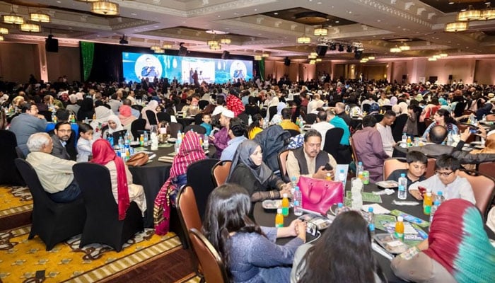 Holding the largest Houston Iftar dinner in America Holding the largest Houston Iftar dinner in America