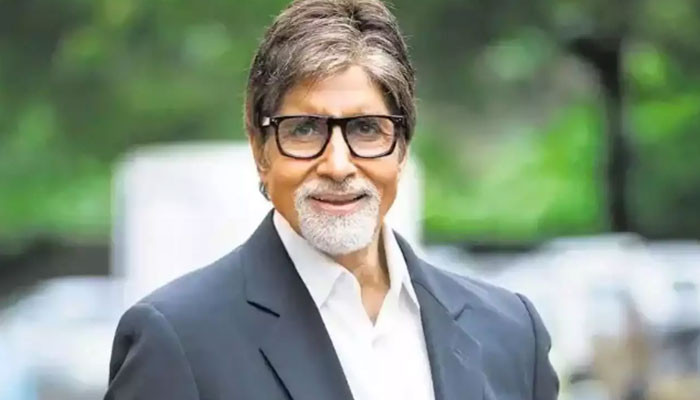 How did Amitabh Bachchan get rid of the habit of smoking and drinking?