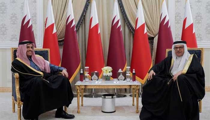 Qatar and Bahrain will restore diplomatic relations after 6 years The foreign ministers of Qatar and Bahrain are meeting in Riyadh.