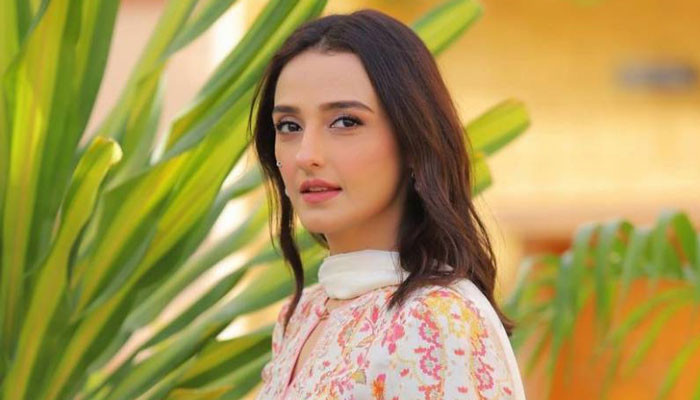 My mother used to take advantage of my father's fame, reveals Momal Sheikh