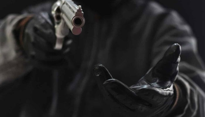 Karachi police officer was involved in the incident of snatching a motorcycle, police Karachi police officer was involved in the incident of snatching a motorcycle, police