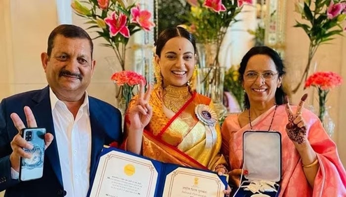 Parents married love against everyone's will, Kangana Ranaut Parents married love against everyone's will, Kangana Ranaut