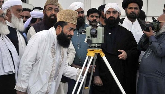 A meeting of the Central Royat Hilal Committee will be held today to see the Shawwal moon File photo