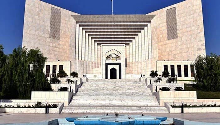 Shahbaz, Imran and Zardari summoned to Supreme Court today Shahbaz, Imran and Zardari summoned to Supreme Court today