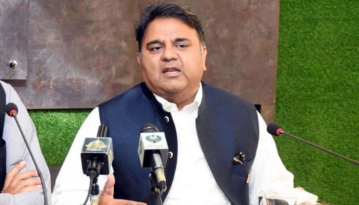Fawad Chaudhry strongly condemns the raid on Parvez Elahi's house
