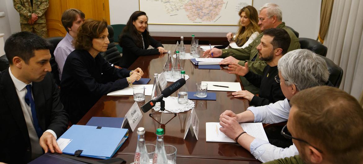 UNESCO Director-General Audrey Azoulay (centre left) meets President Volodymyr Zelenskyy during her mission to Ukraine.