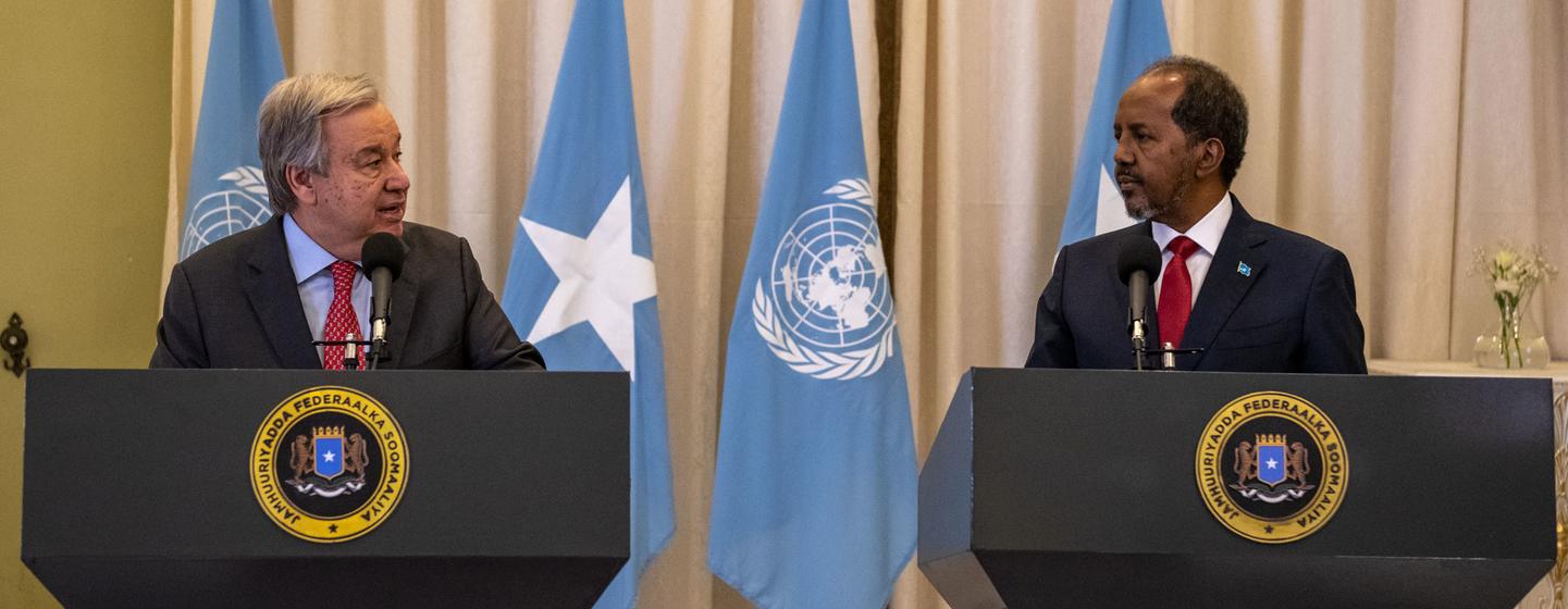 Secretary-General António Guterres (left) meets Somalia’s President Hassan Sheikh Mohamud in Mogadishu, Somalia.