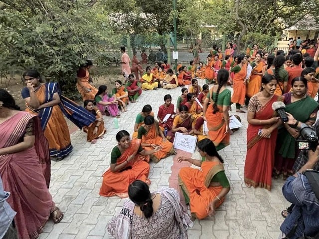 India; A case of sexual harassment was registered against the professor due to strong protest by the students More than 200 male and female students were protesting against the professor for the last several days: Photo: Social Media