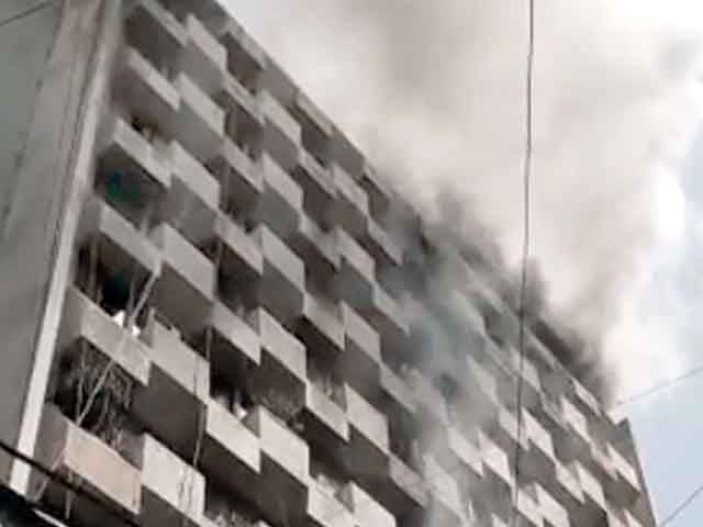 Karachi;  One person died due to fire in the building, many fainted, 43 were rescued