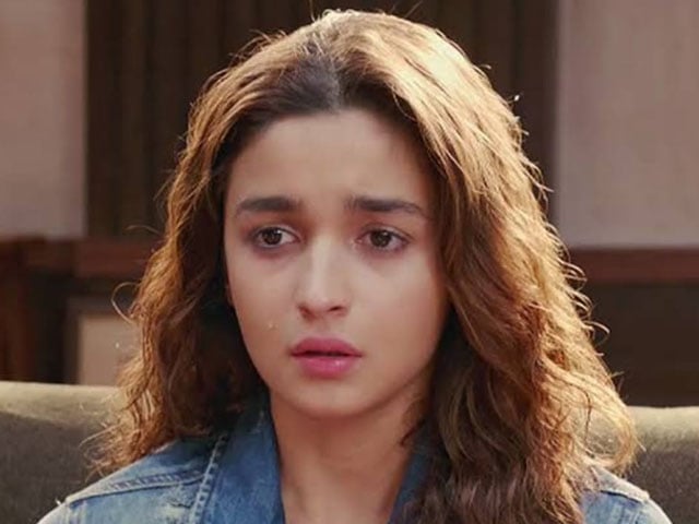 Why did Alia Bhatt spend the night crying?