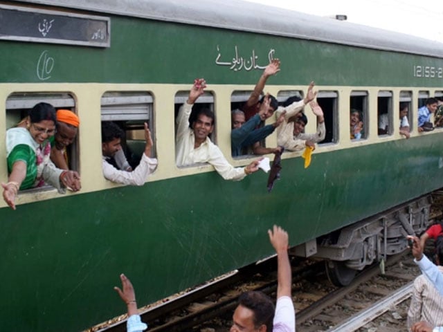 Decision to restore Shalimar Express running between Karachi and Lahore