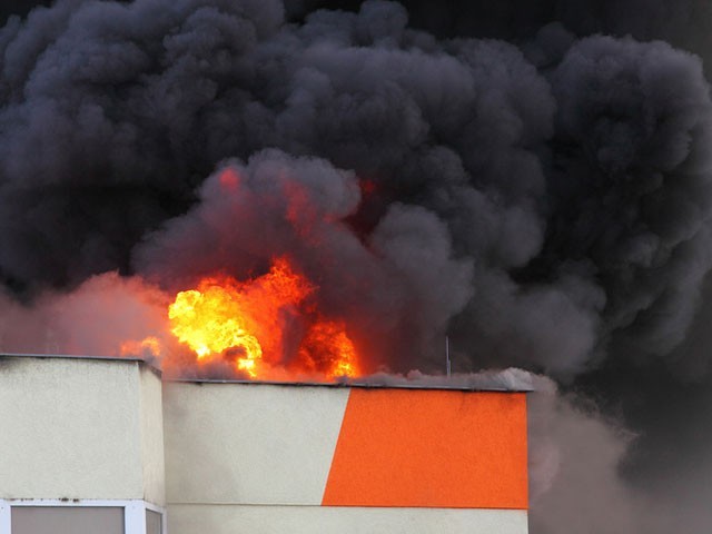 Karachi: A fire broke out in 3 factories simultaneously, goods worth crores were destroyed During a fire in a factory, finished goods worth Rs 30 crore were gutted, Chief Disaster Management Cell, Photo: File