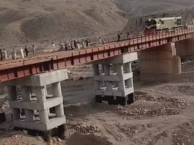 Quetta, construction work of flood-affected railway bridge completed