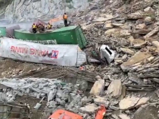 3 people were killed due to landslides on containers at Torkham border 12 people were taken out alive whose condition is out of danger.