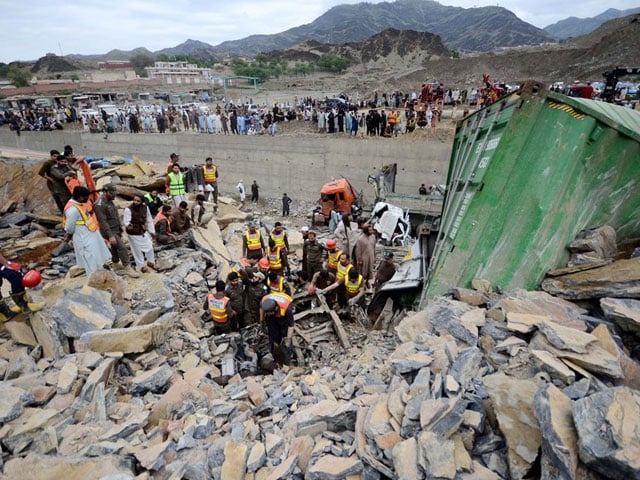 Torkham landslide, death toll reaches 8