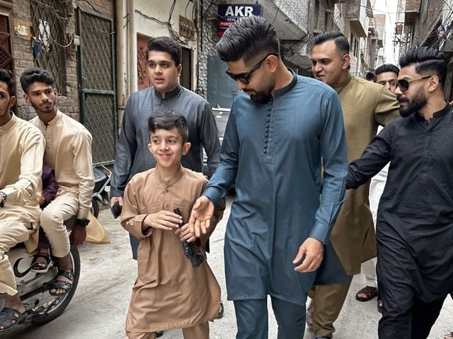 Babur Azam celebrated Eid in his old neighborhood Photo Babar Azam Twitter