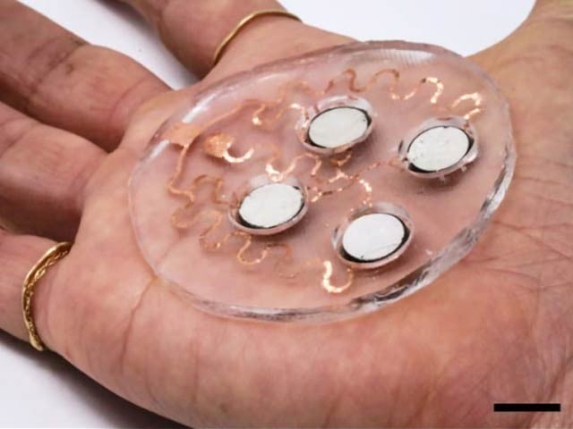 A patch that delivers medicine through the skin with bubbles instead of a needle MIT experts have developed a skin-adhesive patch that can be injected into the body using ultrasound waves. Photo: Courtesy of New Atlas