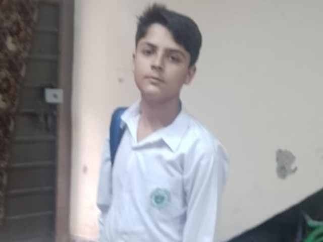 Peshawar; A 14-year-old student was killed in a shooting over a dispute over standing in the street Photo: Express News