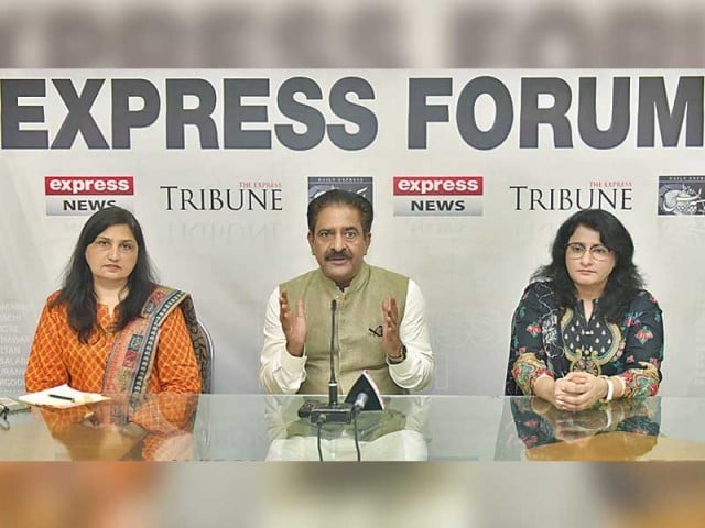 6 lakh workers are unemployed in Faisalabad due to industrial closure, 97% of them are not identified, Aima Mahmood.  Photo: Express