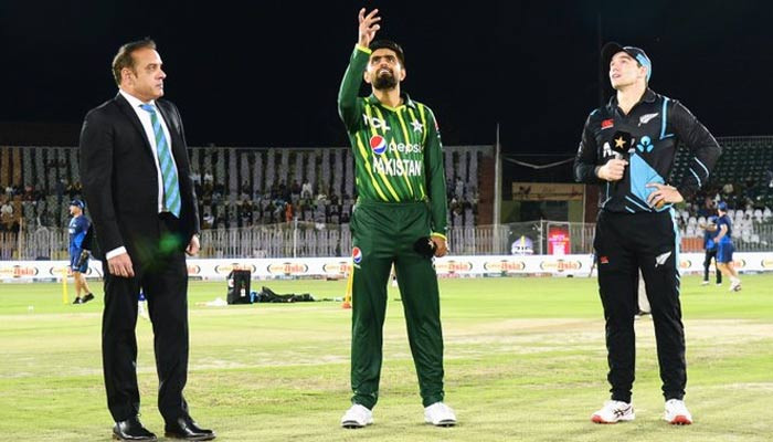 4th T20, Pakistan won the toss and decided to field