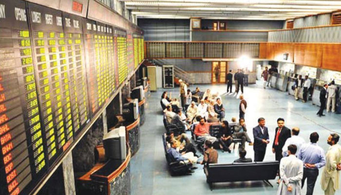 A day before the interest rate decision, the stock exchange fell