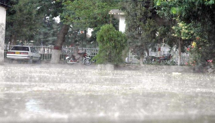 Balochistan, strong winds and thundershowers