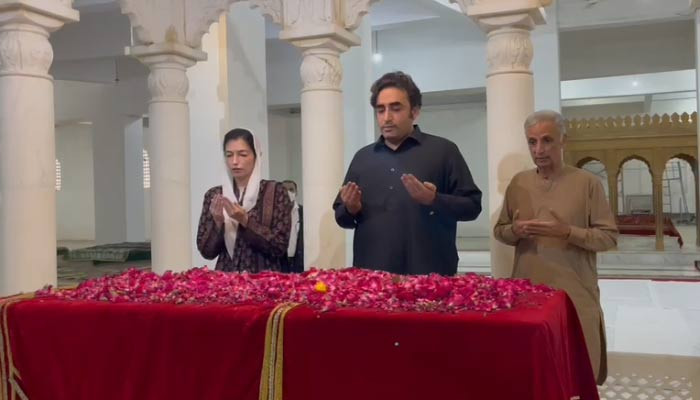 Bilawal Bhutto, Asifa Bhutto visit the Martyrs of Democracy