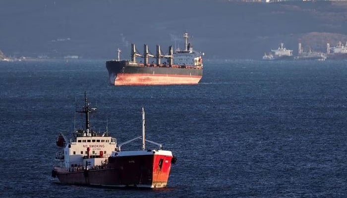 Crude oil ship from Russia is likely to reach Pakistan by May 24