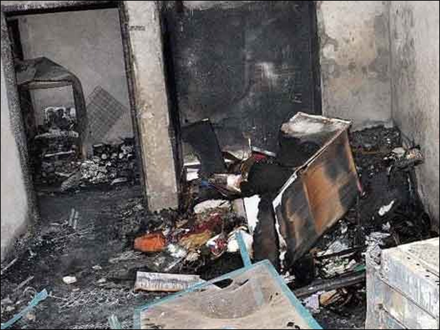 Gas cylinder explosion in Karachi, husband, wife and children were burnt