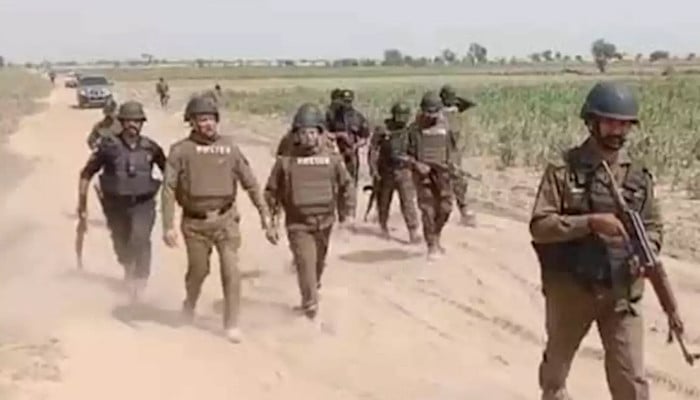 Grand operation against dacoits in Kacha continued on the eighth day