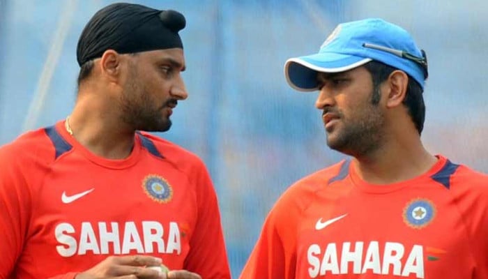 Harbhajan shared a shocking story about Dhoni