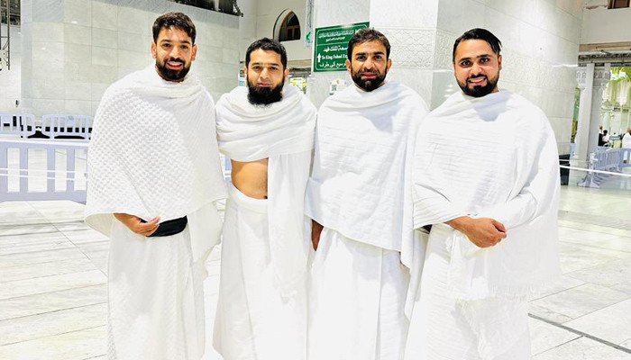 Iftikhar Ahmed achieved the happiness of Umrah