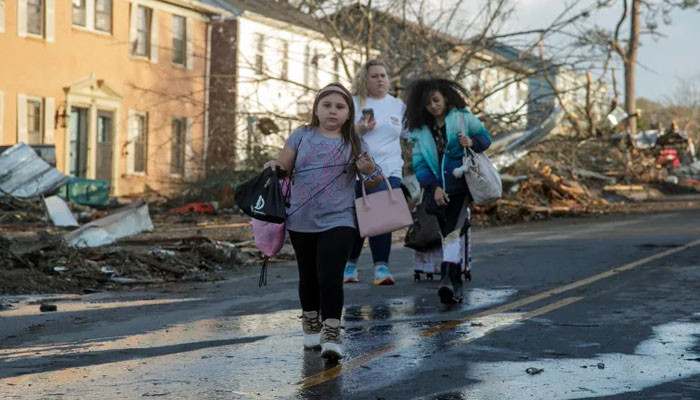 In America, 21 people were killed by storms in several states