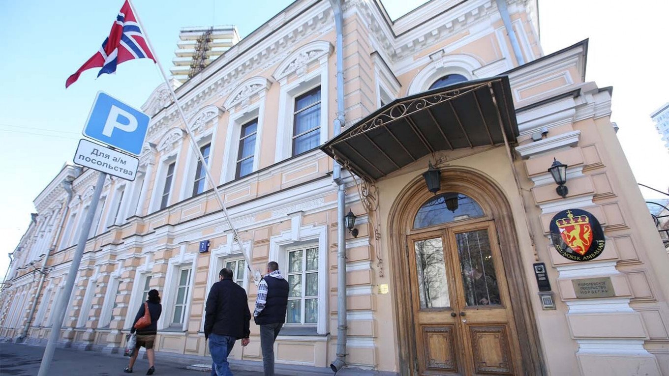 Order to expel 10 Norwegian diplomats in Russia