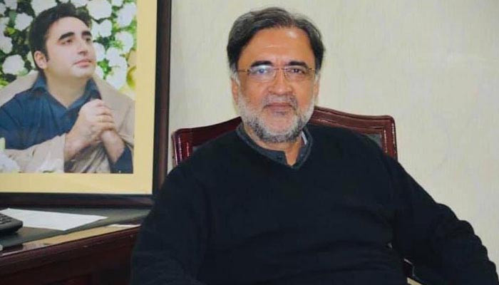 Qamar Zaman Kaira does not want a confrontation with the Chief Justice