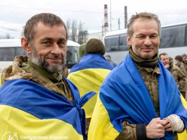 Russia released more than 100 Ukrainian prisoners of war on Easter