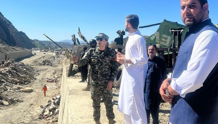 Shaheen Afridi celebrated Eid in the landslide affected area of ​​Torkham