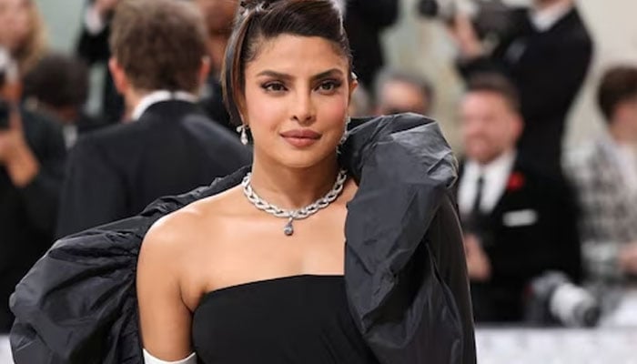 Priyanka Chopra to auction 'diamond necklace' after Met Gala Priyanka Chopra, Photo Twitter