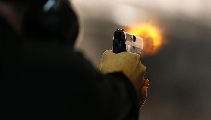 Karachi, father and son injured in firing on robbery resistance File photo