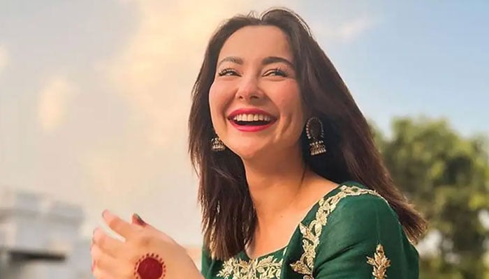 Hania Aamir shared a picture with makeup File photo