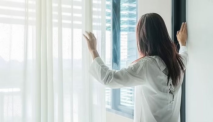 Fresh air in the room improves mental performance along with good sleep, research shows Fresh air in the room improves mental performance along with good sleep, research shows