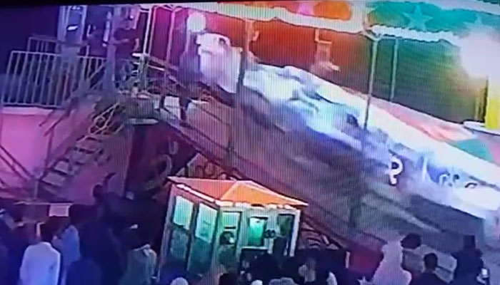 A young man died after falling from the swing of Playland, Karachi Screen grab